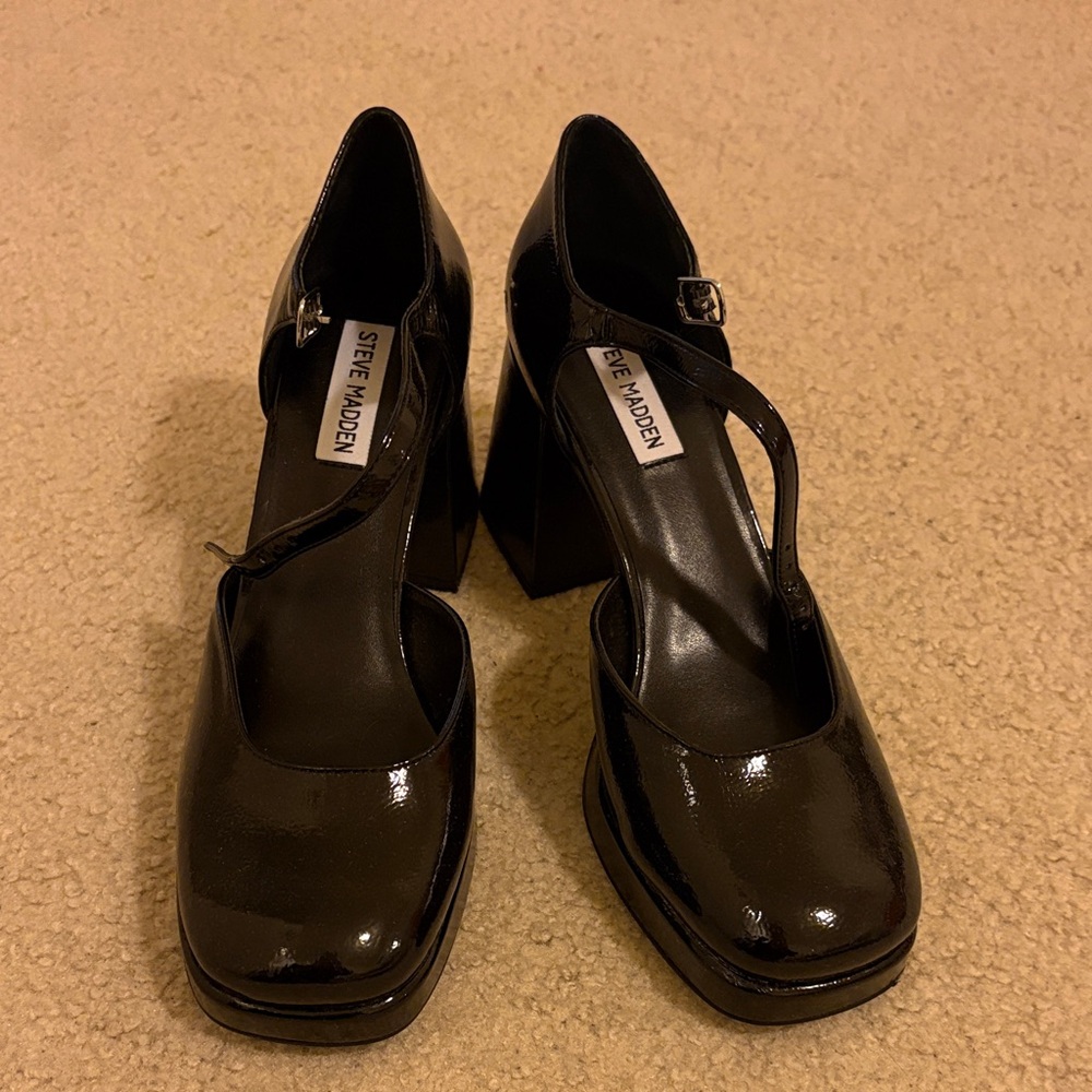 Steve Madden Glossy Black Heels